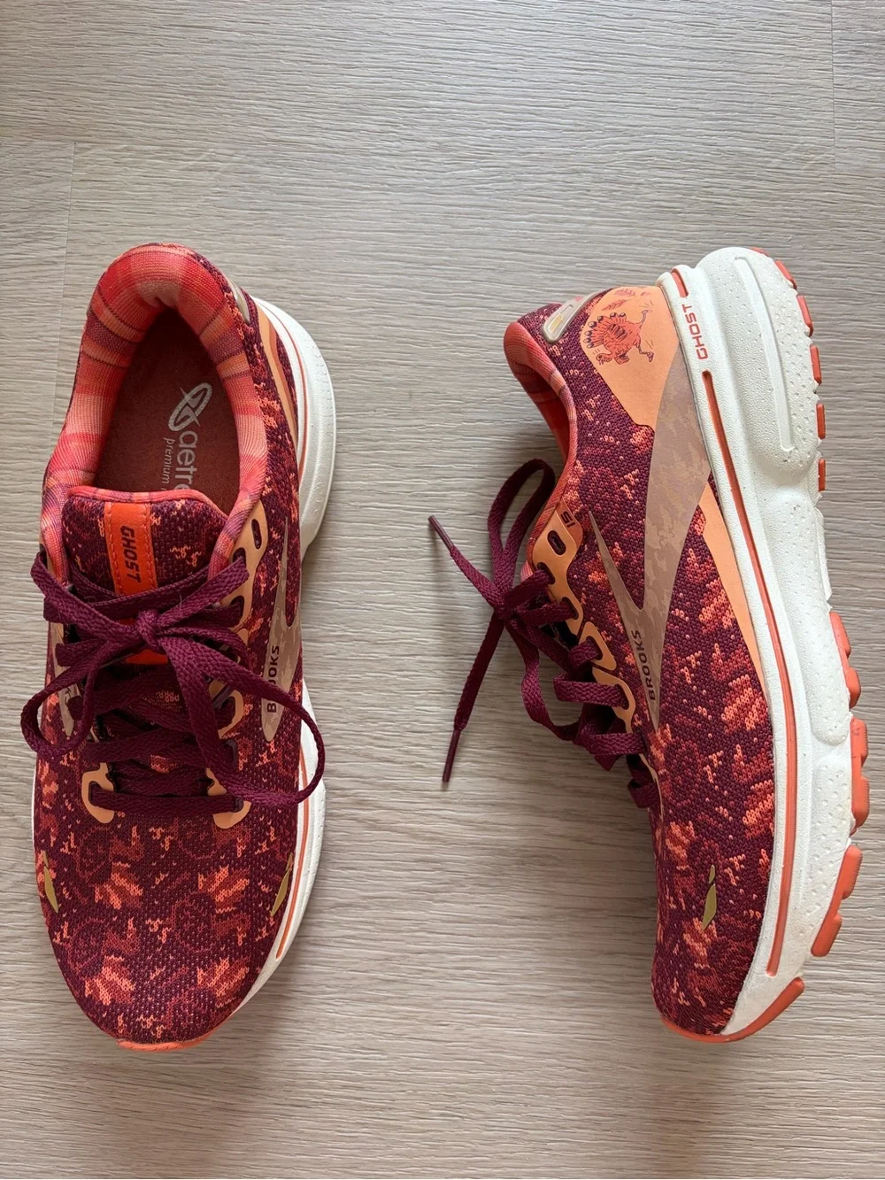 Brooks Ghost 15 Run Happy Turkey Trot Sneakers Womens Size 6.5
